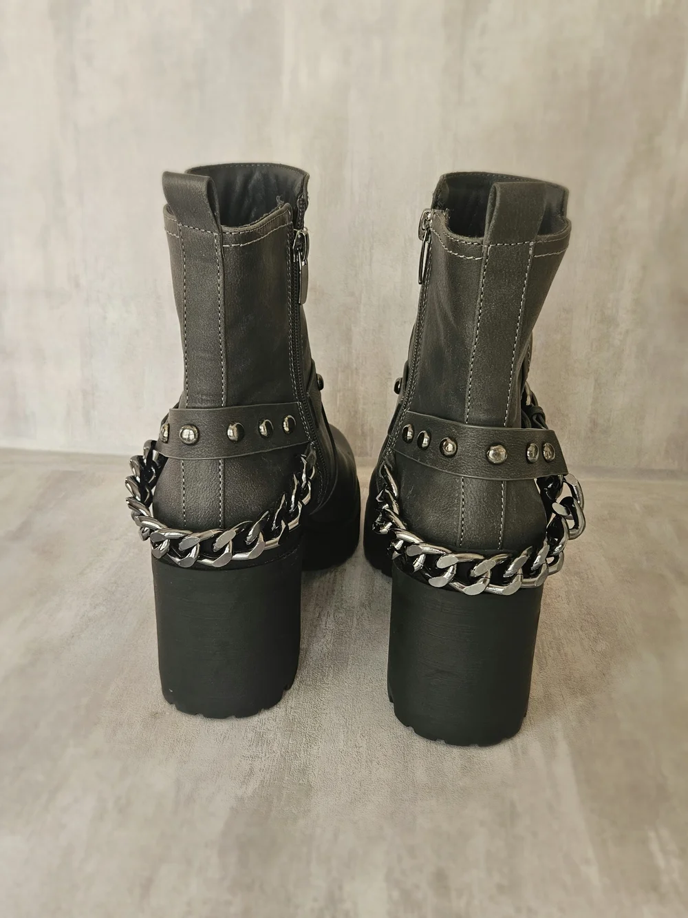 ​Nine West Grey Ankle Boots Chain & Stud Strap Chunky Heel Lug Sole Sz 8.5 M